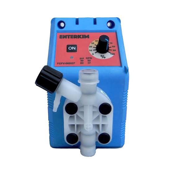 Bomba dosificadora Enterkim, 42-37 GPD, 60-120 psi, modo divisor 5.0-3.7 GPD.